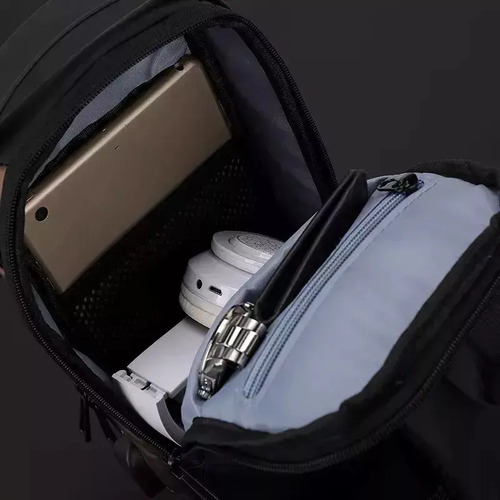Bolso Banano Cruzado Impermeable Usb Riñonera Antirrobo Negro Cuero Sintético 2