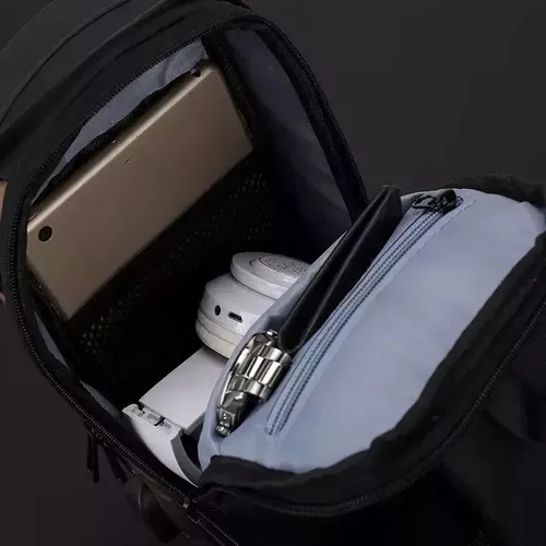 Bolso Banano Cruzado Impermeable Usb Riñonera Antirrobo Negro Cuero Sintético 11